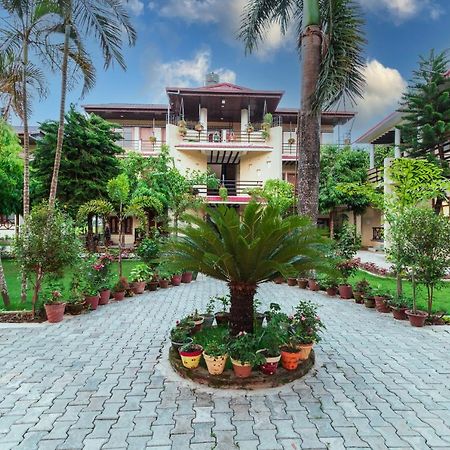 Royal Tiger Luxury Resort 4 Star Sauraha Ngoại thất bức ảnh