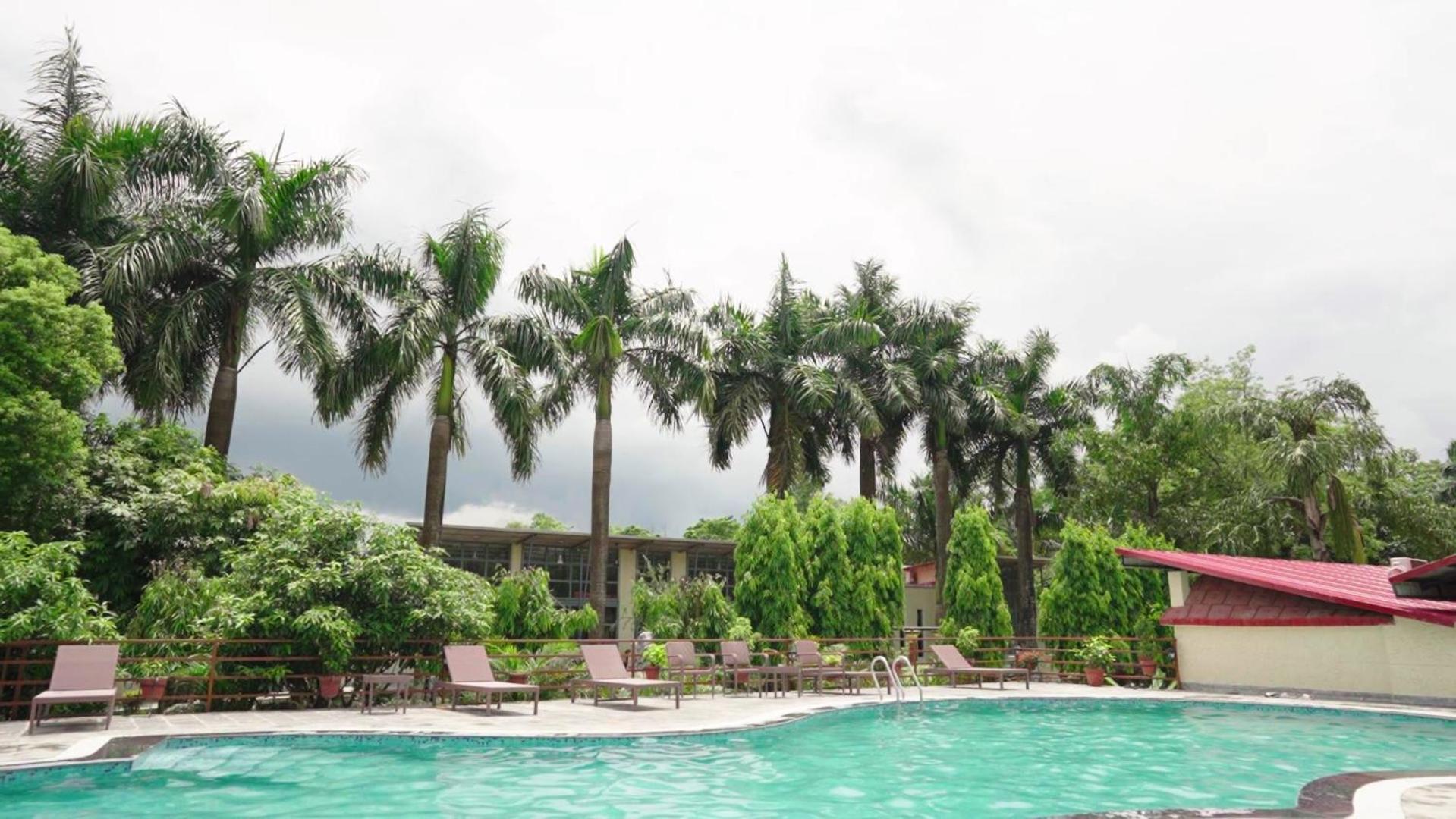 Royal Tiger Luxury Resort 4 Star Sauraha Ngoại thất bức ảnh
